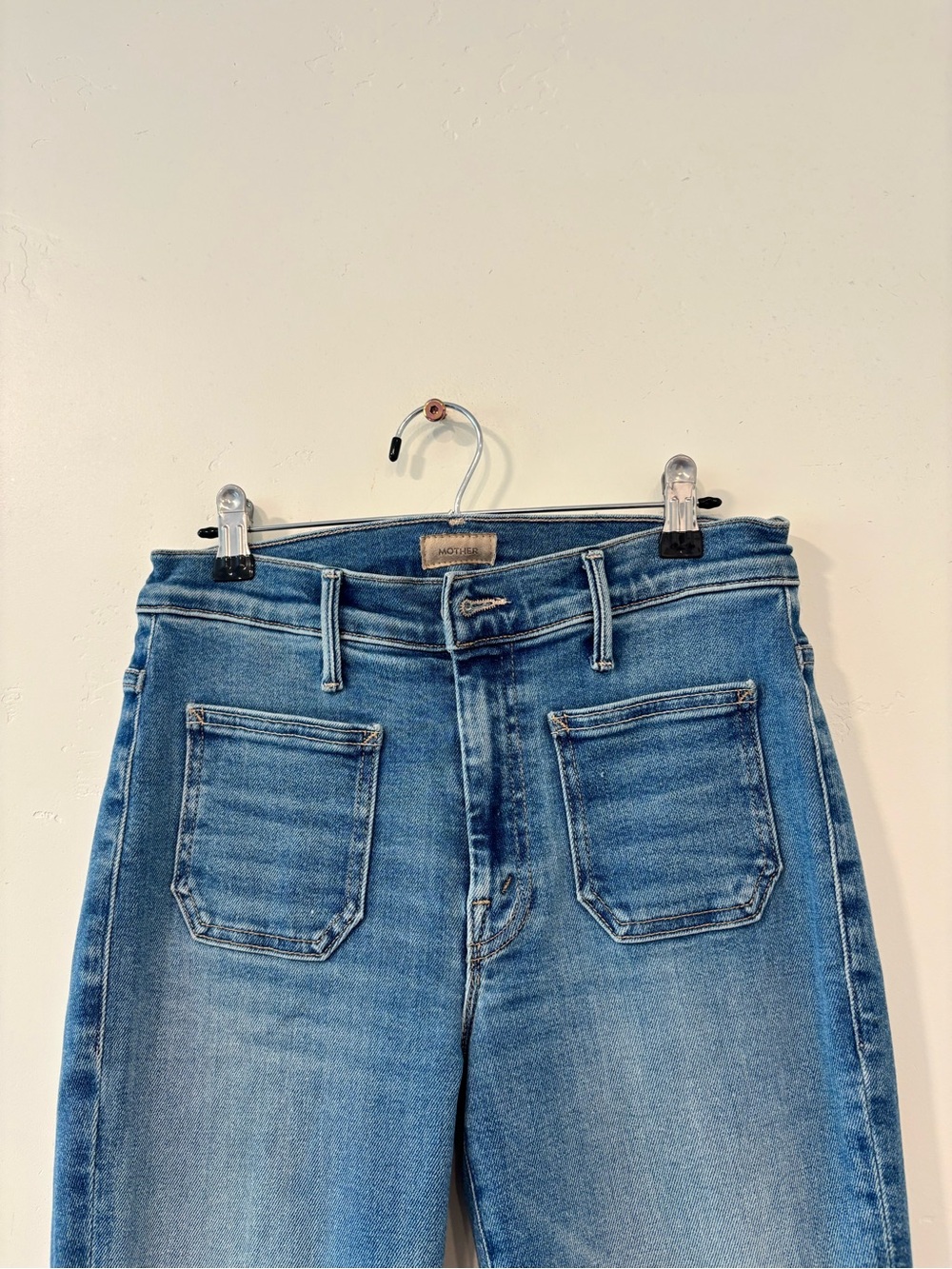 MOTHER The Patch Pocket Weekender Mid Rise Flare Jeans Poppin Wheelies Size 28 - Picture 2 of 7